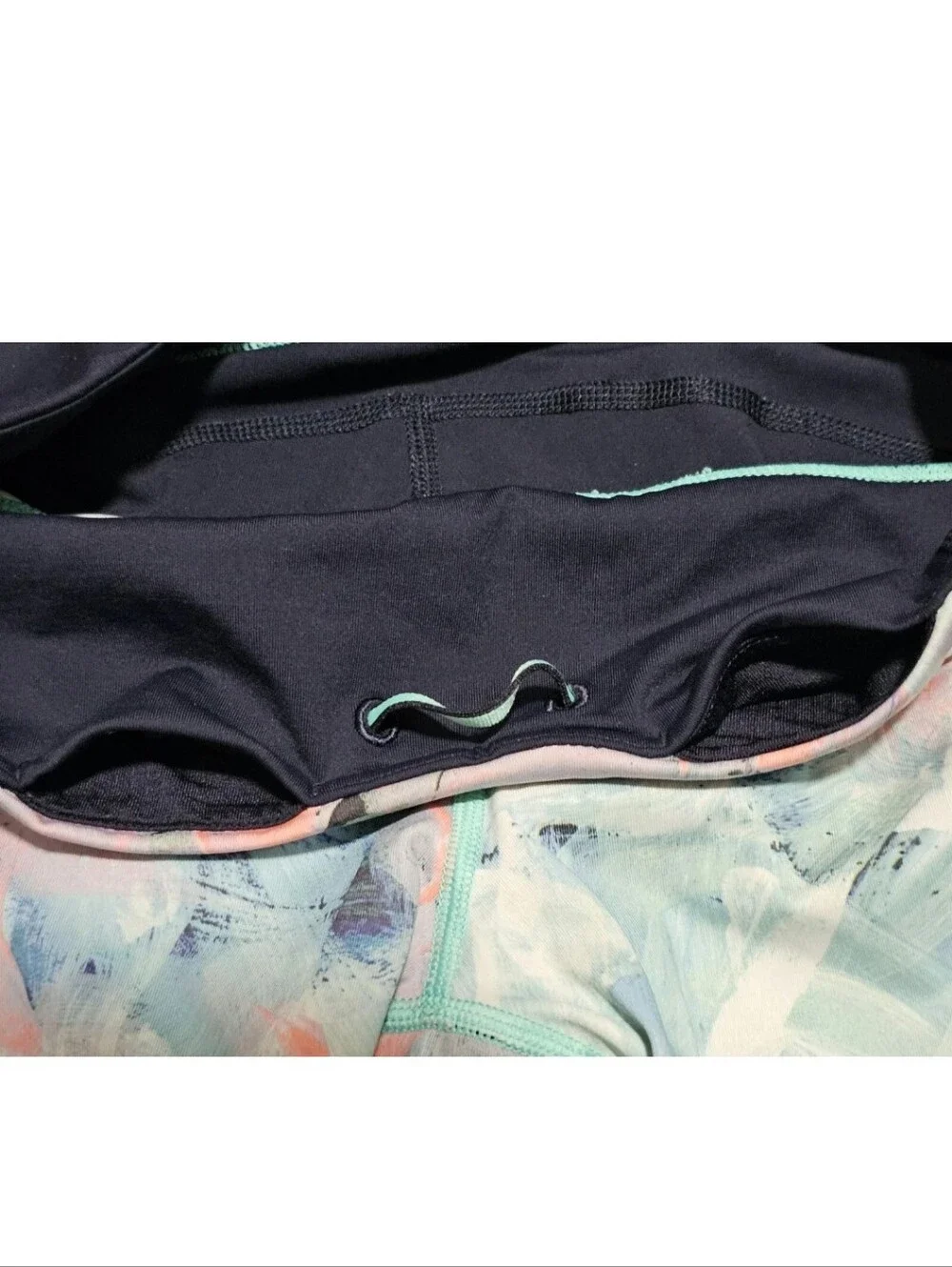 Lululemon Crop Leggings Size 4 Paint Splatter Floral Zip Pocket Drawstring
